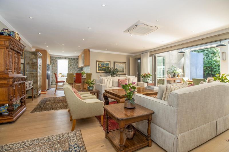 4 Bedroom Property for Sale in Constantia Western Cape